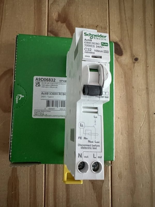 Breaker Circuit, RCBO, 32A 100MA, C32: Dorman Smith