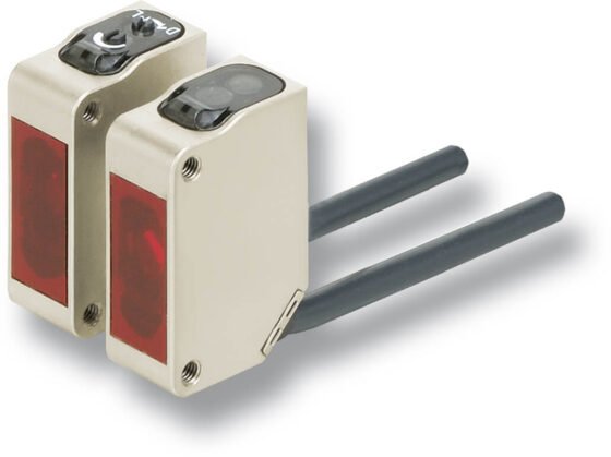 Omron E3ZM20 12-240V Ac/dc — OMRON